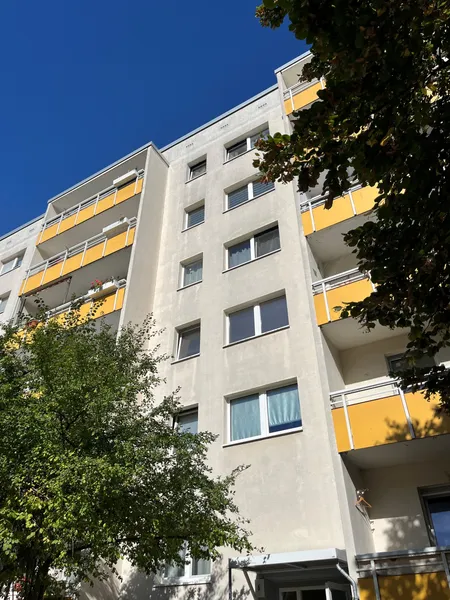 Top sanierte 3-Zimmer-Wohnung in Berlin-Marzahn – ideal für Paare & Familien — photo 1
